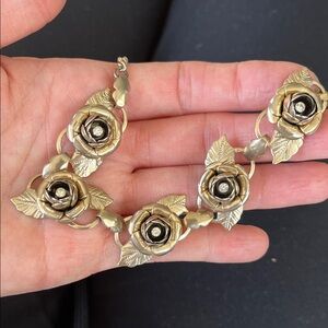 VINTAGE gold tone rose and rhinestone gold tone necklace floral 50s 60s